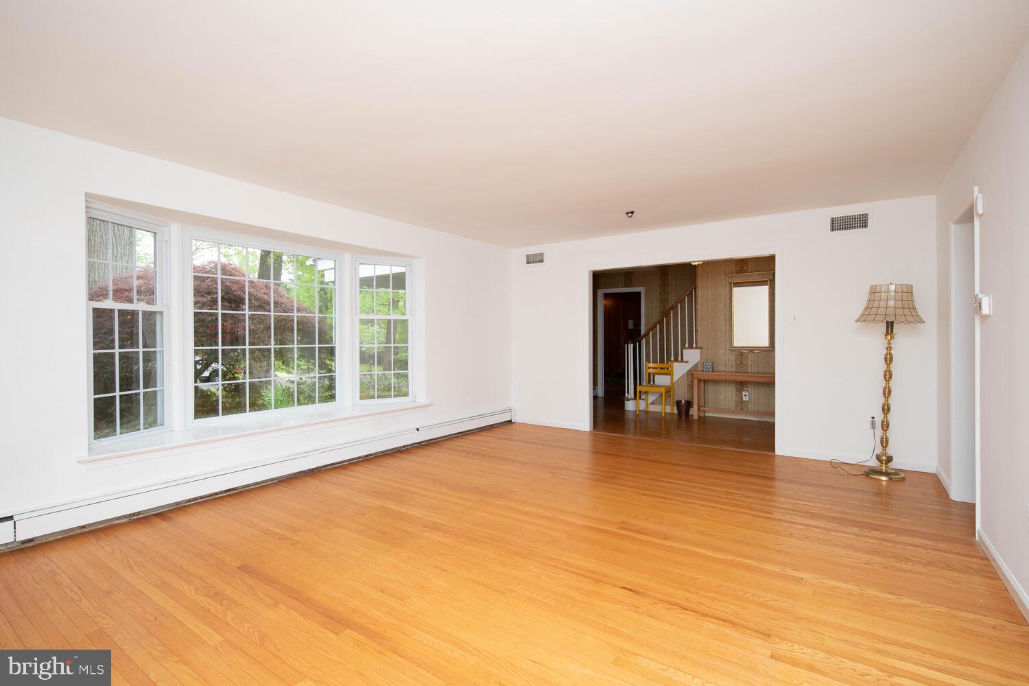 1134 Devon Road Jenkintown, PA 19046 - Photo 9 of 40 Living room