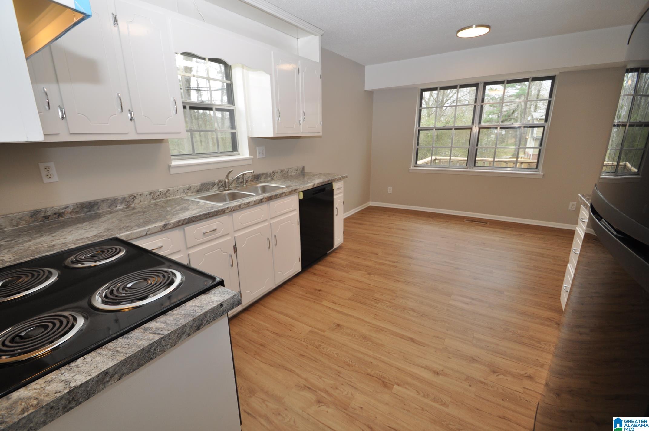 112 Oak Street Alabaster, AL 35114 - Photo 4 of 7