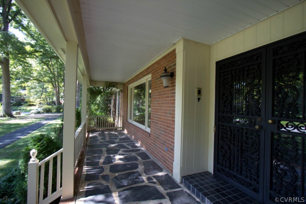 10320 Apache Road Richmond, VA 23235 - Photo 4 of 22 Gallery Image 4