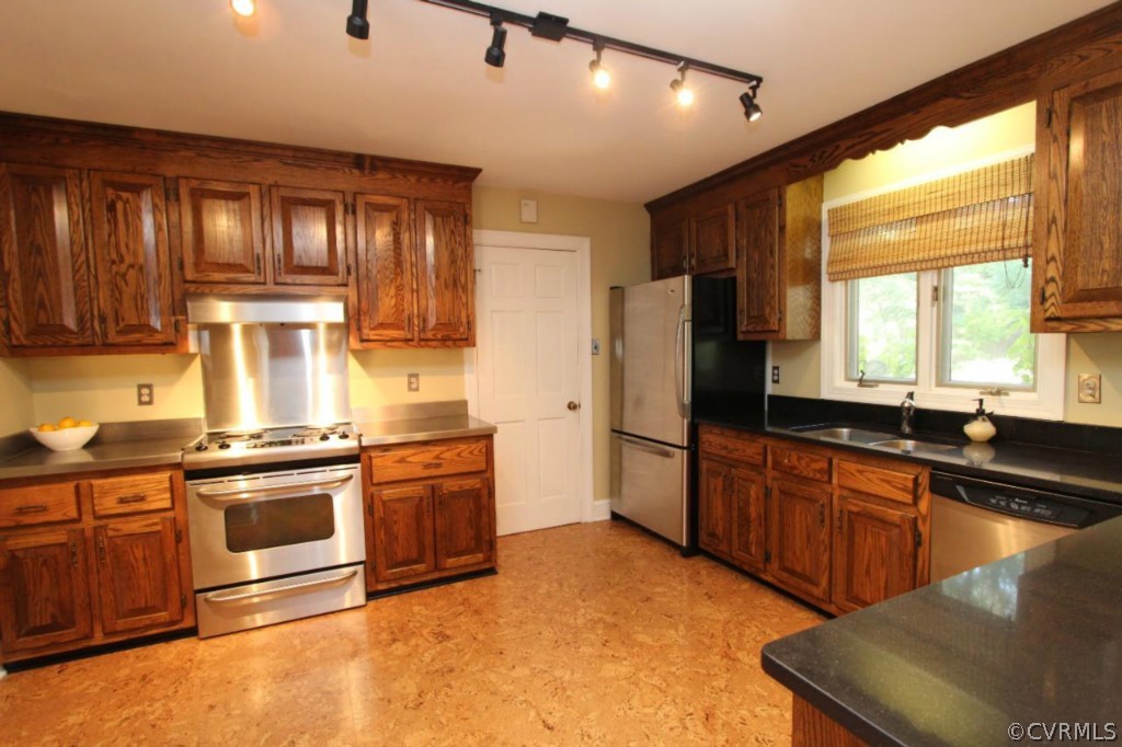 10320 Apache Road Richmond, VA 23235 - Photo 7 of 22 Gallery Image 7