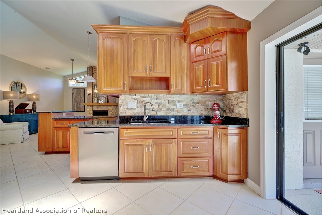 2912 Duffer Road Sebring, FL 33872 - Photo 16 of 32 Gallery Image 16