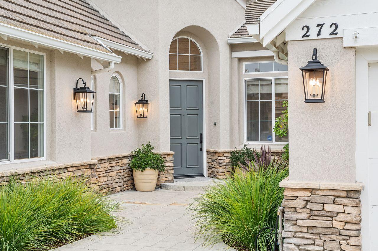 272 King Daniel Lane Goleta, CA 93117 - Photo 2 of 32 KingDaniel272.FrontEntry