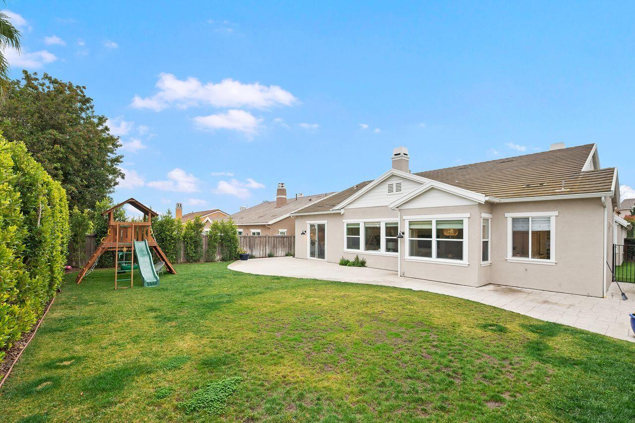 272 King Daniel Lane Goleta, CA 93117 - Photo 28 of 32 KingDaniel272.Backyard1