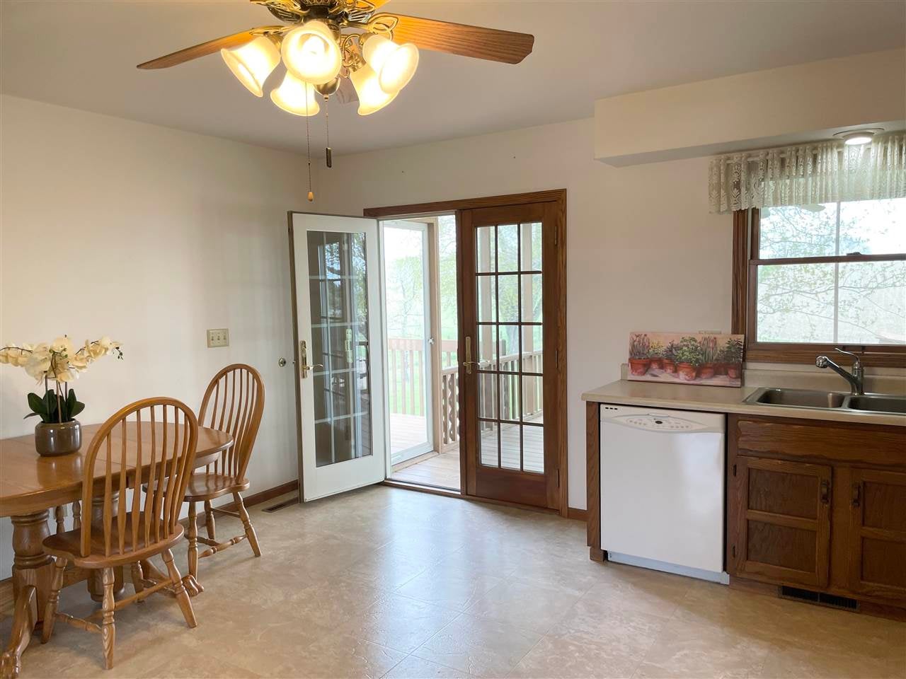 1114 Tupelo Boulevard Riverside, IA 52327 - Photo 9 of 47 Gallery Image 9