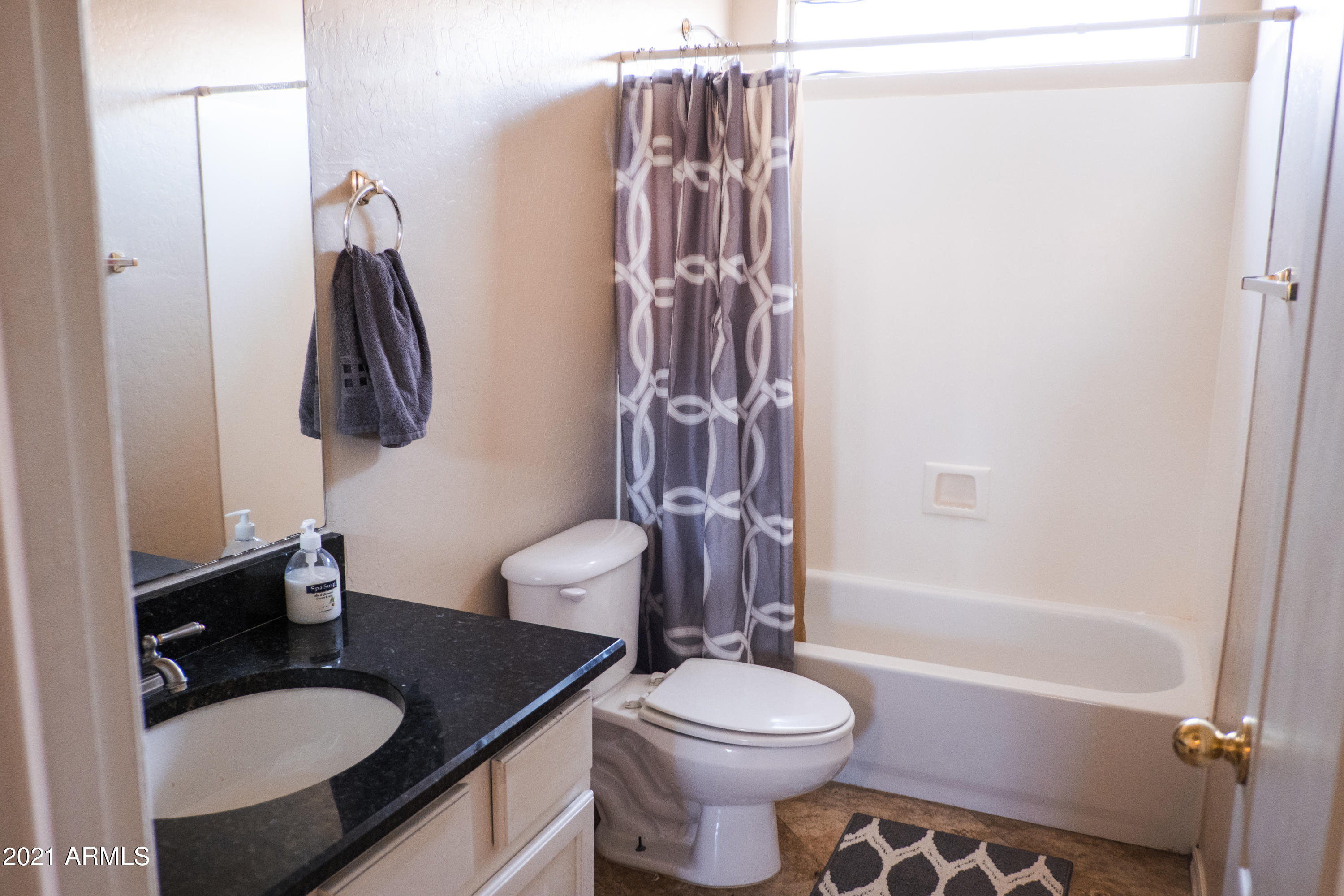 7501 South 14th Street Phoenix, AZ 85042 - Photo 11 of 16 Guest Bathroom