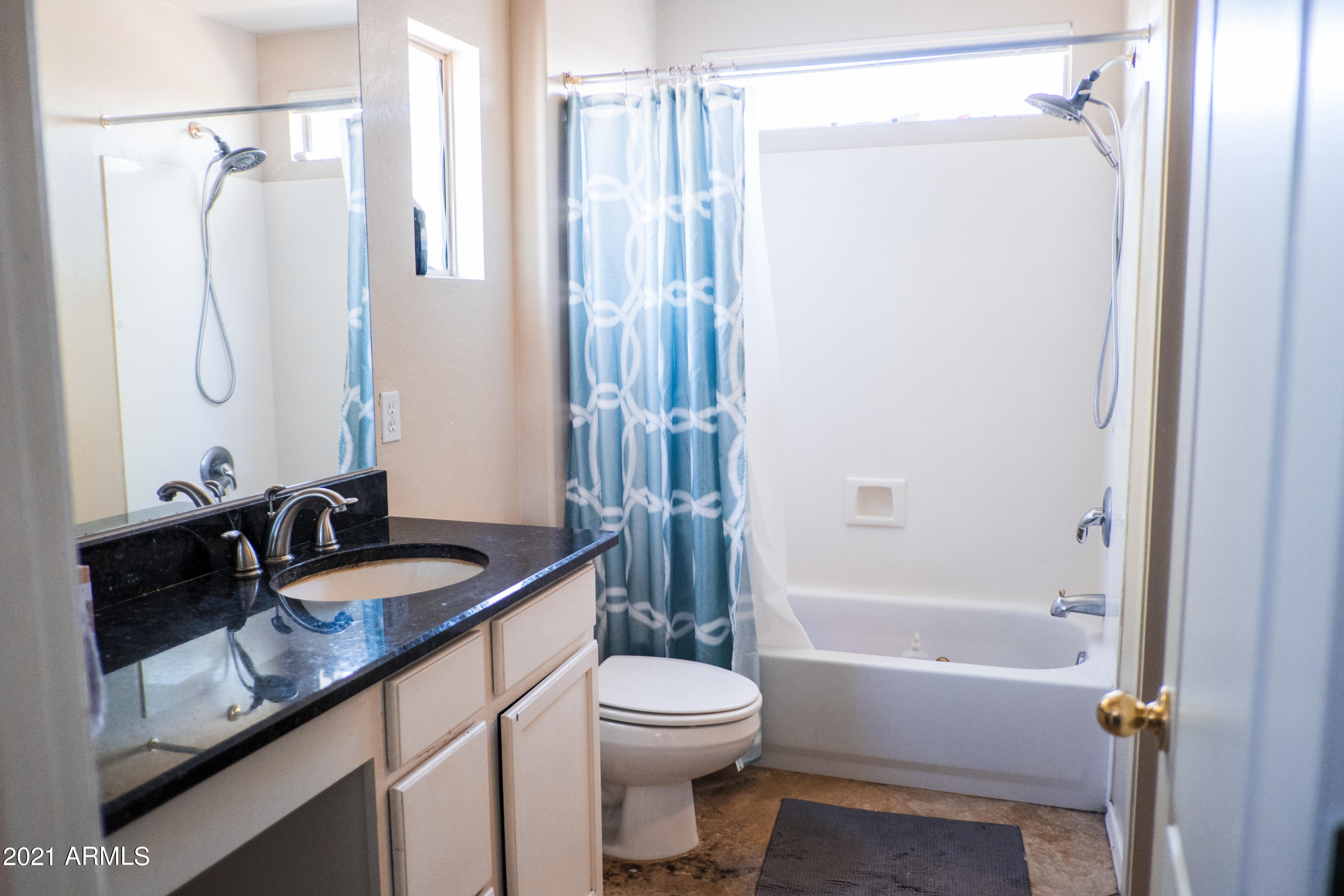 7501 South 14th Street Phoenix, AZ 85042 - Photo 14 of 16 Master Bathroom