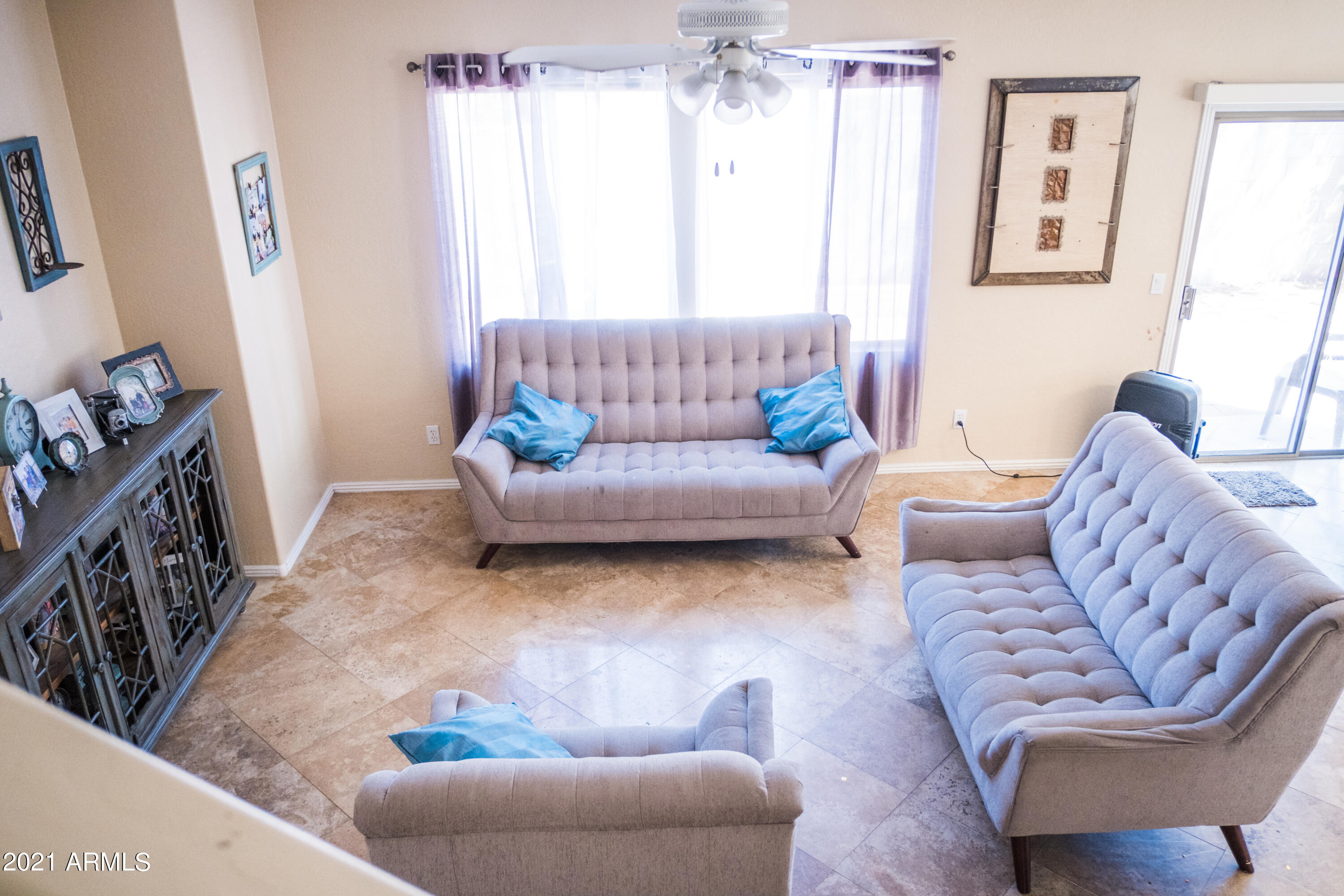 7501 South 14th Street Phoenix, AZ 85042 - Photo 2 of 16 Family Room