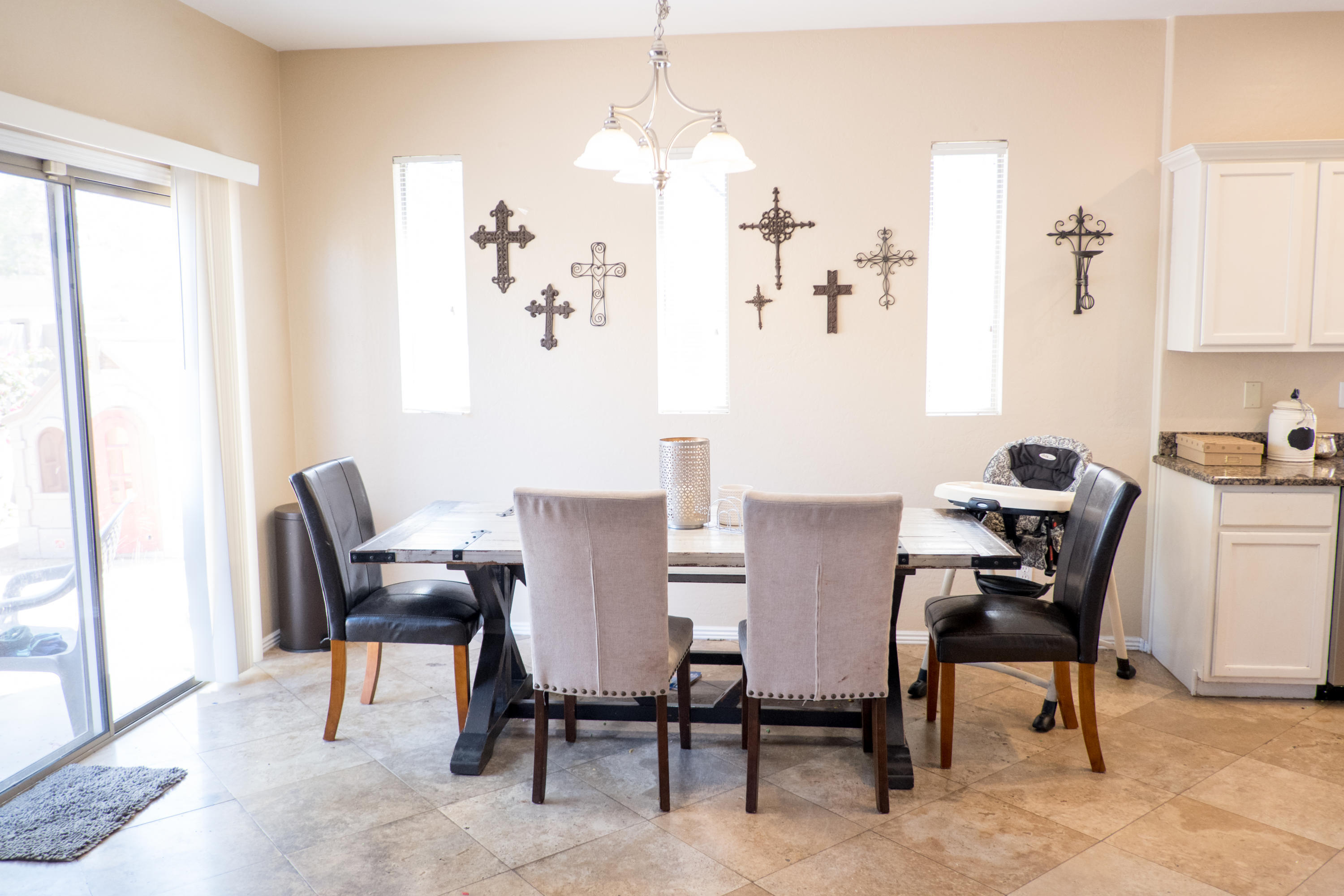 7501 South 14th Street Phoenix, AZ 85042 - Photo 4 of 16 Dining Room