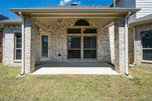 $3,200 | 6040 Liverpool Street, Aubrey, TX 76227