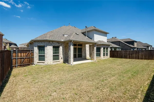 $3,200 | 6040 Liverpool Street, Aubrey, TX 76227