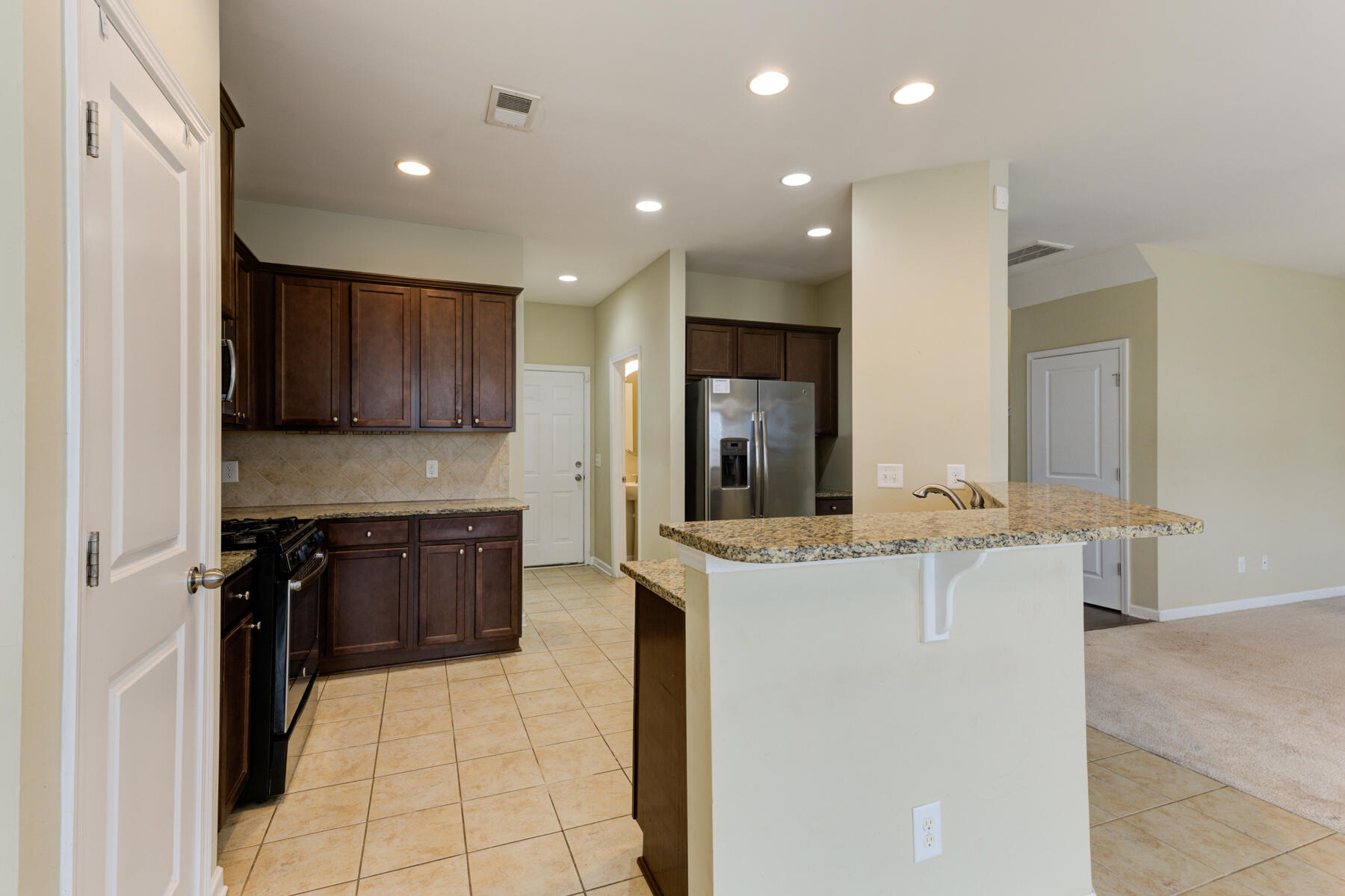 334 Beautyberry Road Summerville, SC 29486 - Photo 18 of 41 334 Beautyberry Rd, Summerville SC (14)