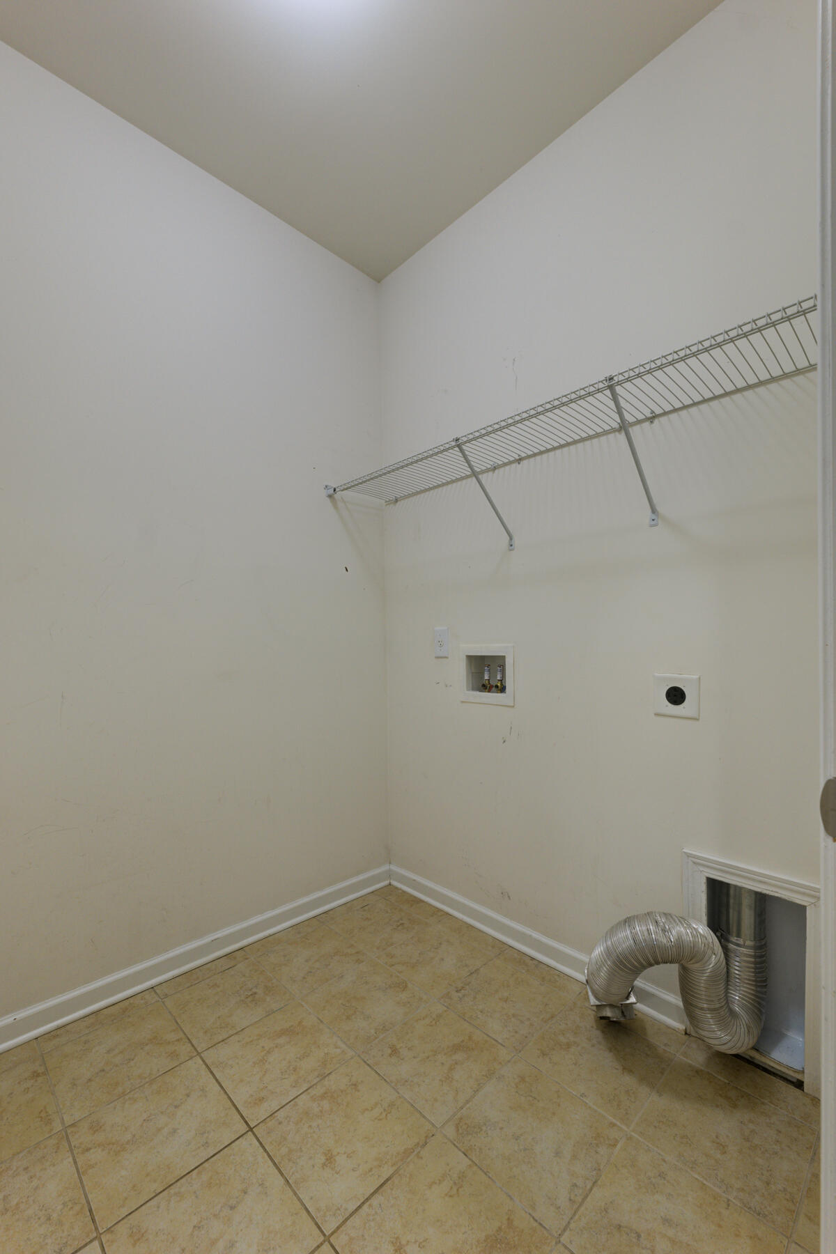 334 Beautyberry Road Summerville, SC 29486 - Photo 21 of 41 334 Beautyberry Rd, Summerville SC (18)
