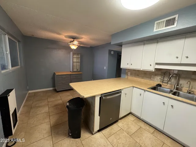 $89,990 | 5363 North Black Canyon Highway, Phoenix, AZ 85015