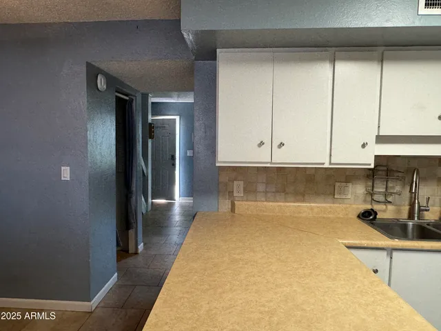 $89,990 | 5363 North Black Canyon Highway, Phoenix, AZ 85015