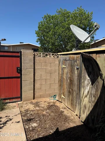 $89,990 | 5363 North Black Canyon Highway, Phoenix, AZ 85015