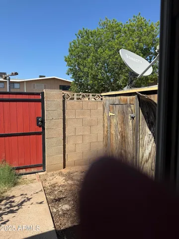 $89,990 | 5363 North Black Canyon Highway, Phoenix, AZ 85015