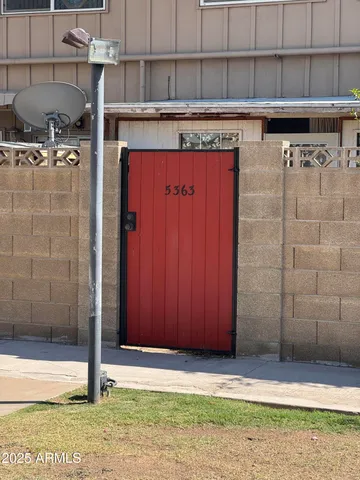 $89,990 | 5363 North Black Canyon Highway, Phoenix, AZ 85015