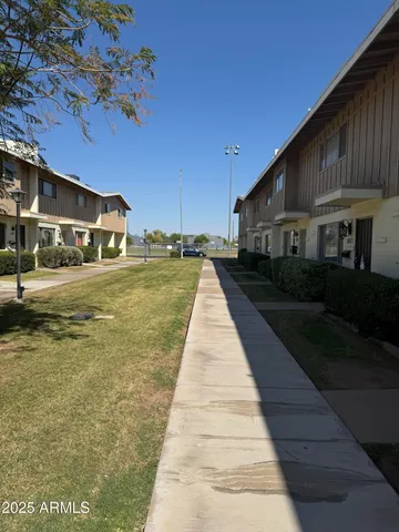 $89,990 | 5363 North Black Canyon Highway, Phoenix, AZ 85015