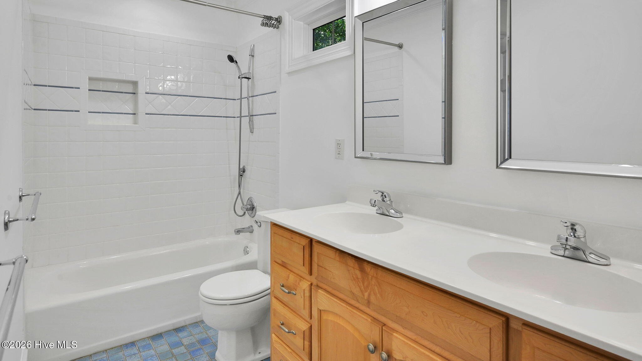141 East Longmeadow Road Greenville, NC 27858 - Photo 18 of 70