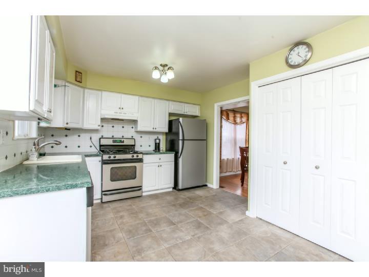 322 Holmes Road Holmes, PA 19043 - Photo 8 of 19 Kitchen