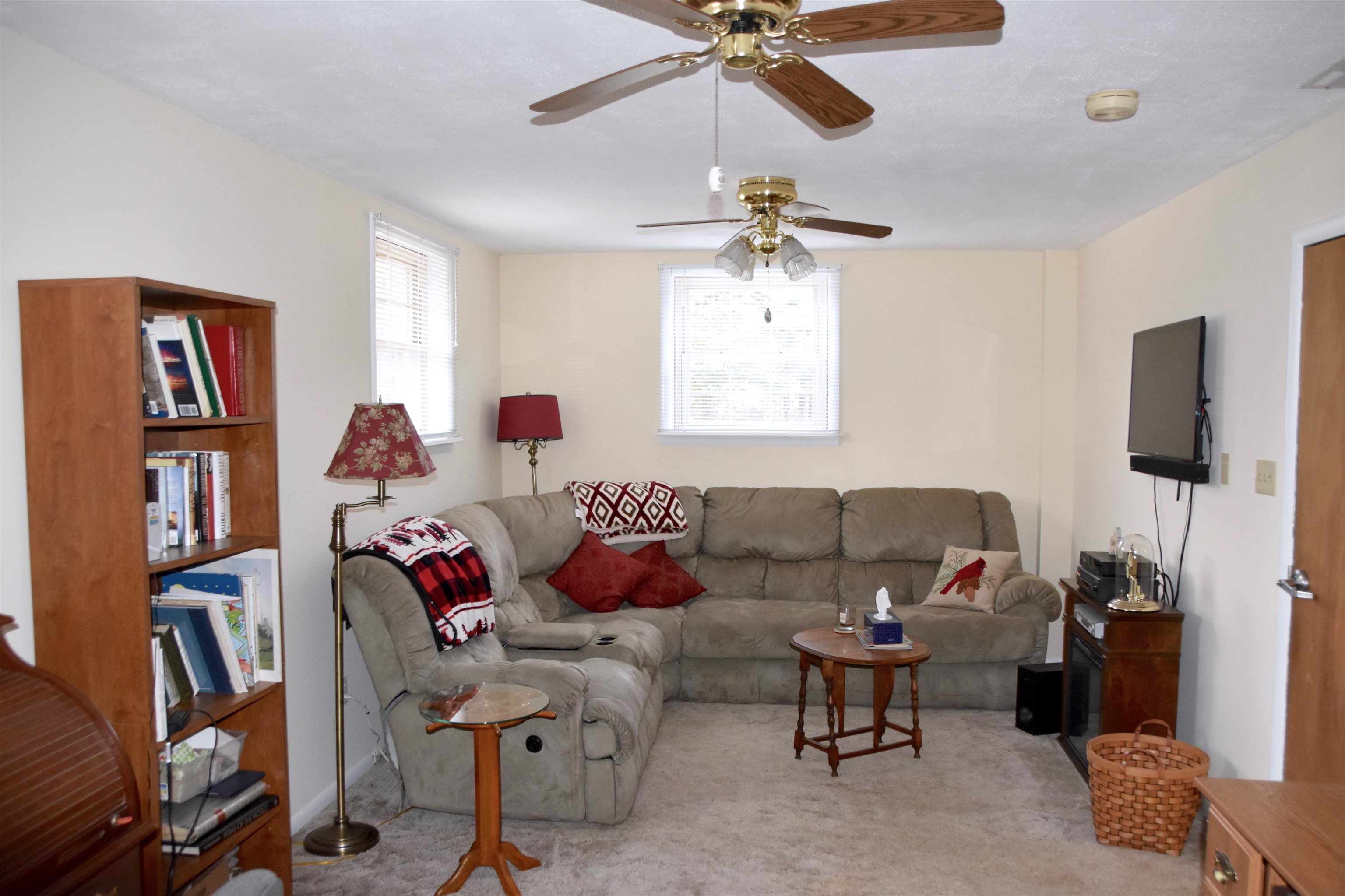91 Tyler Road Ocean View, NJ 08230 - Photo 13 of 34 a living room with furniture