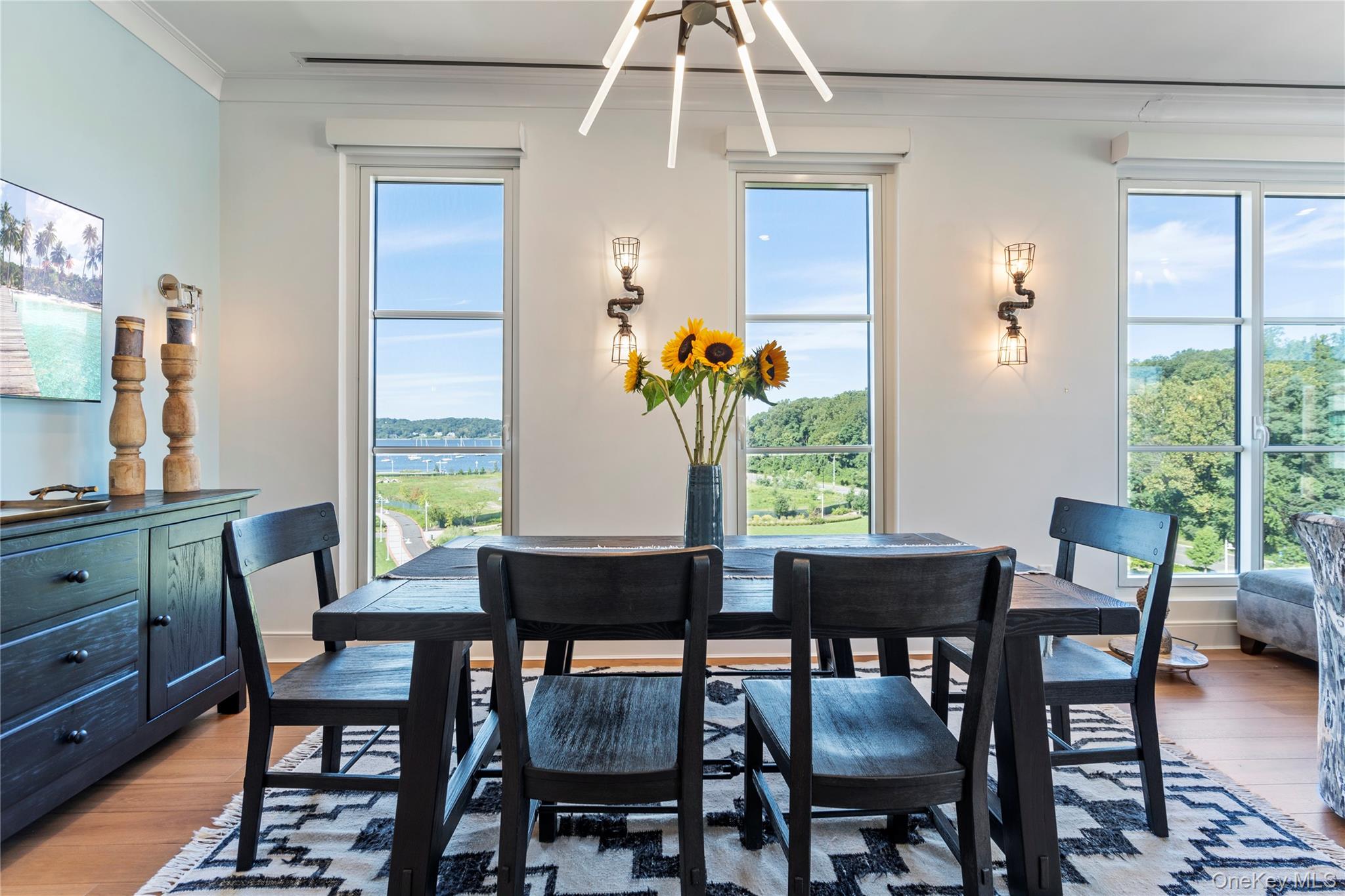 100 Garvies Point Road, Unit 1309 Glen Cove, NY 11542 - Photo 10 of 36 Dining room