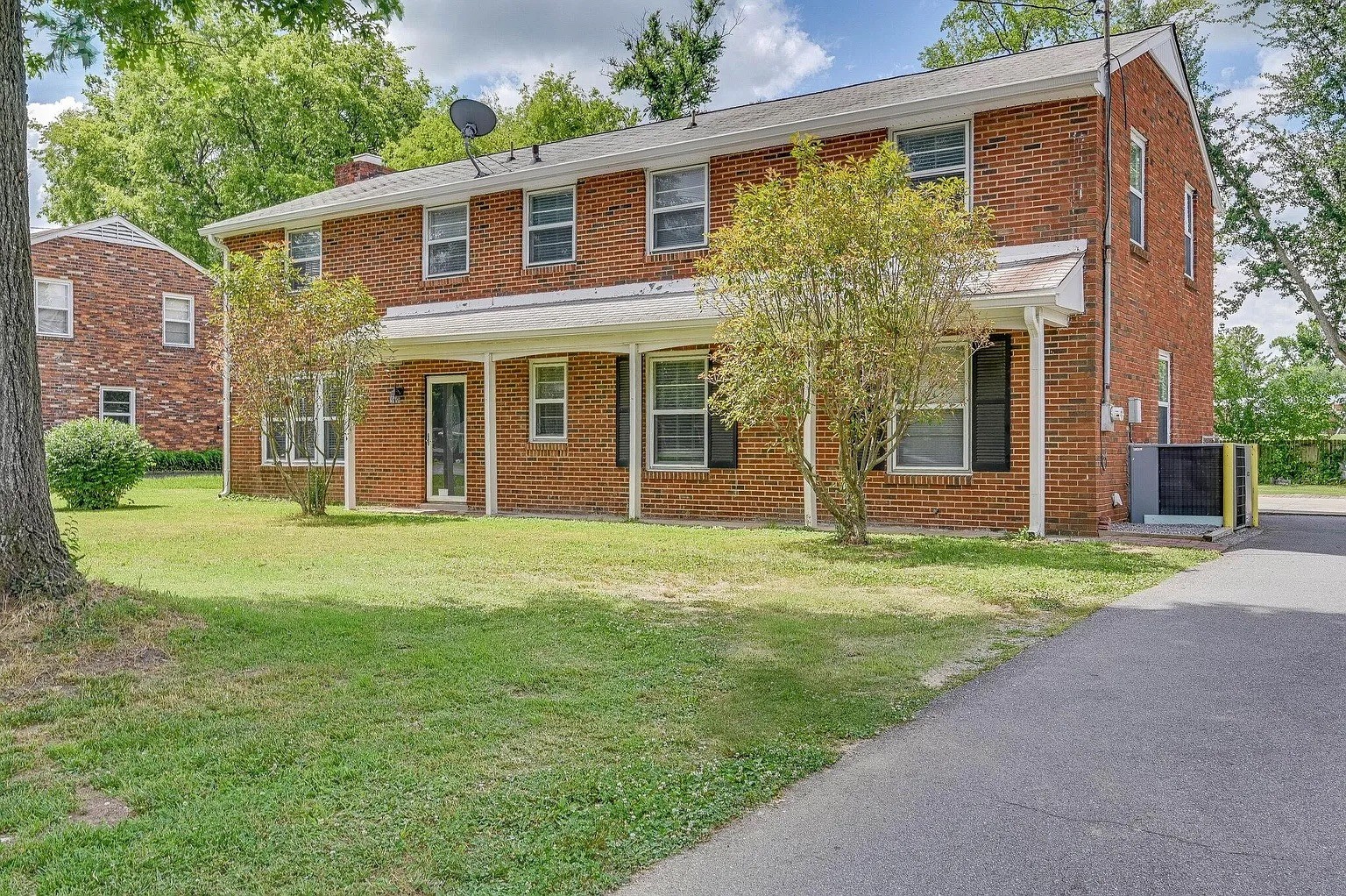 655 Harding Place Nashville, TN 37211 - Photo 1 of 45