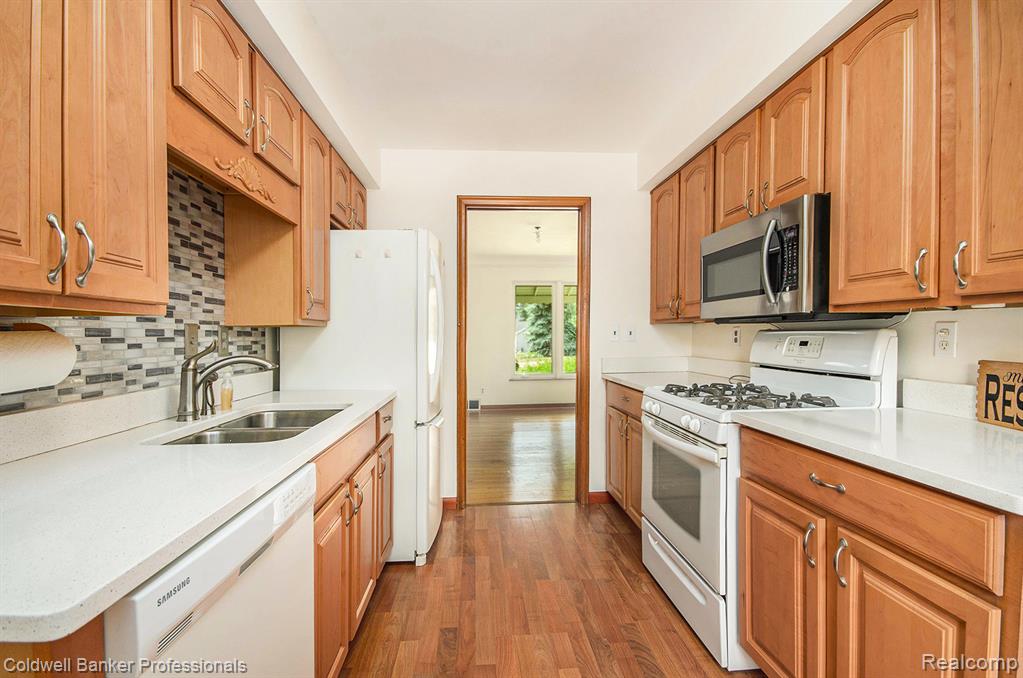 2740 Judah Road Lake Orion, MI 48359 - Photo 9 of 33