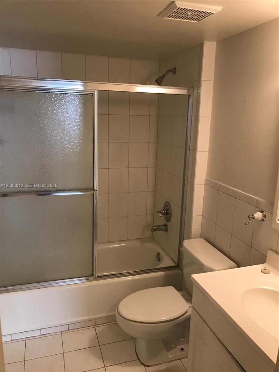 1665 Bay Road, Unit 416 Miami Beach, FL 33139 - Photo 6 of 15