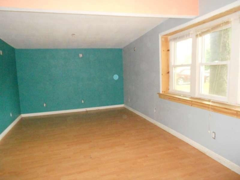 125 East River Road Muskegon, MI 49445 - Photo 3 of 14 DSCN7101