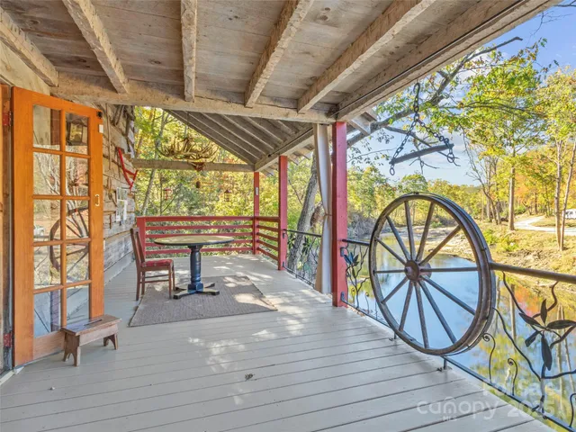 a close view of sink and tap