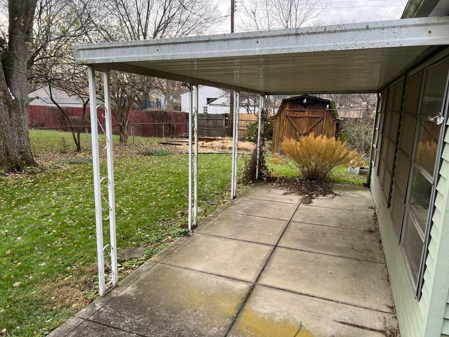 249 Deerfield Road Columbus, OH 43228 - Photo 6 of 40 IMG_1811