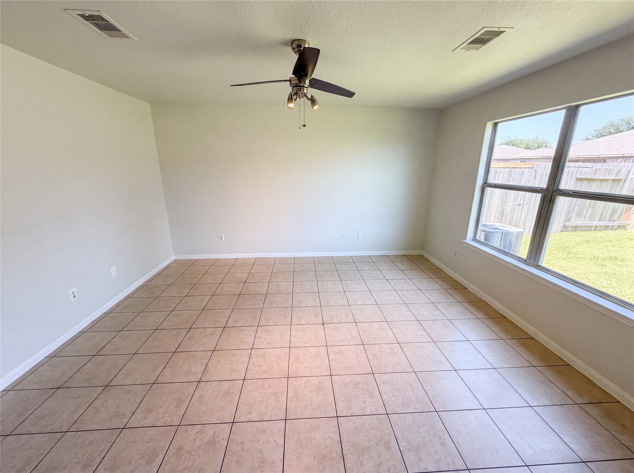 907 Amaryllis Road Baytown, TX 77521 - Photo 3 of 18 Gallery Image 3