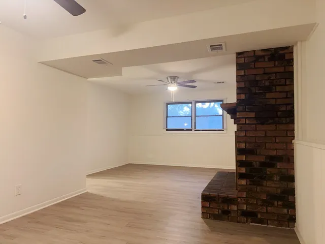 $354,900 | 89 Brookwood Court, Elgin, IL 60123