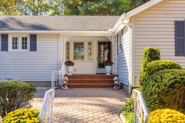 $695,000 | 101 Collier Road, Wethersfield, CT 06109