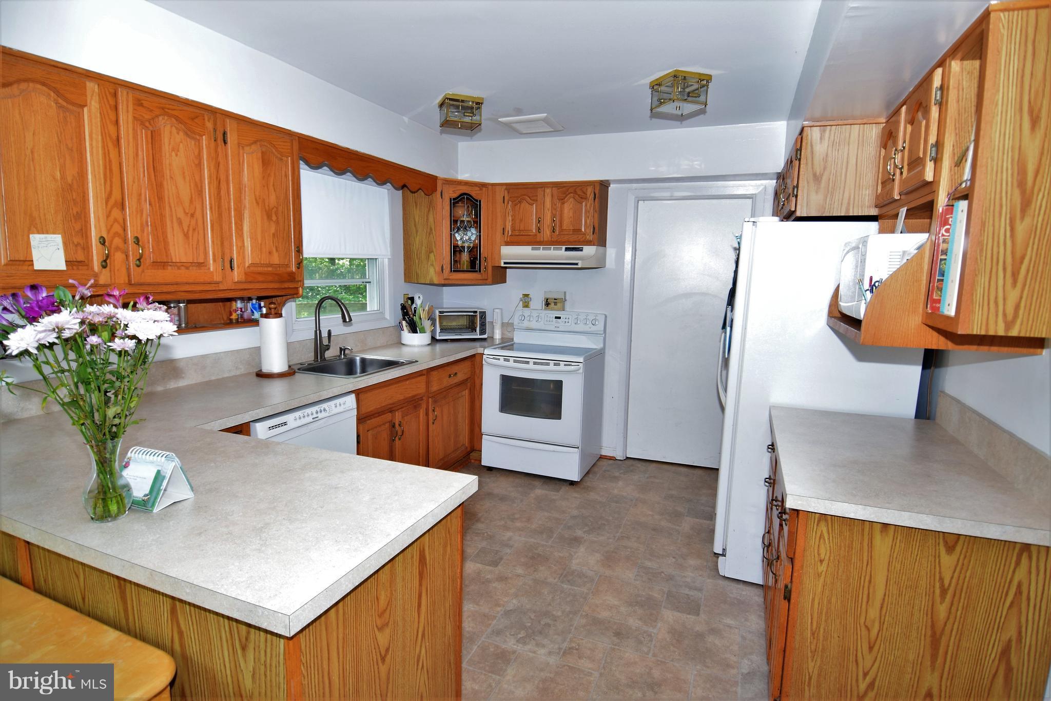 12613 Knowledge Lane Bowie, MD 20715 - Photo 13 of 23 Kitchen reverse