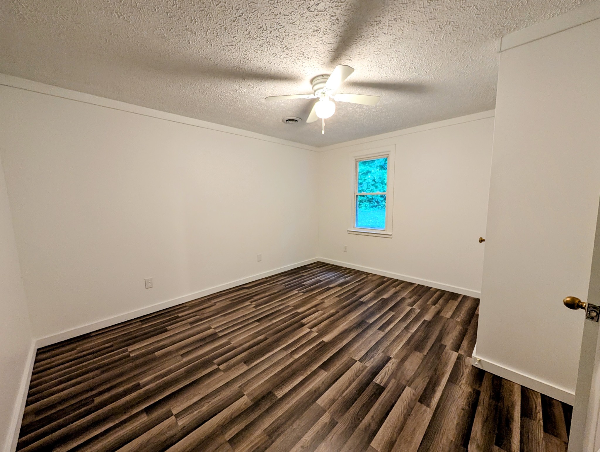 637 Robinson Road Centerville, TN 37033 - Photo 4 of 19