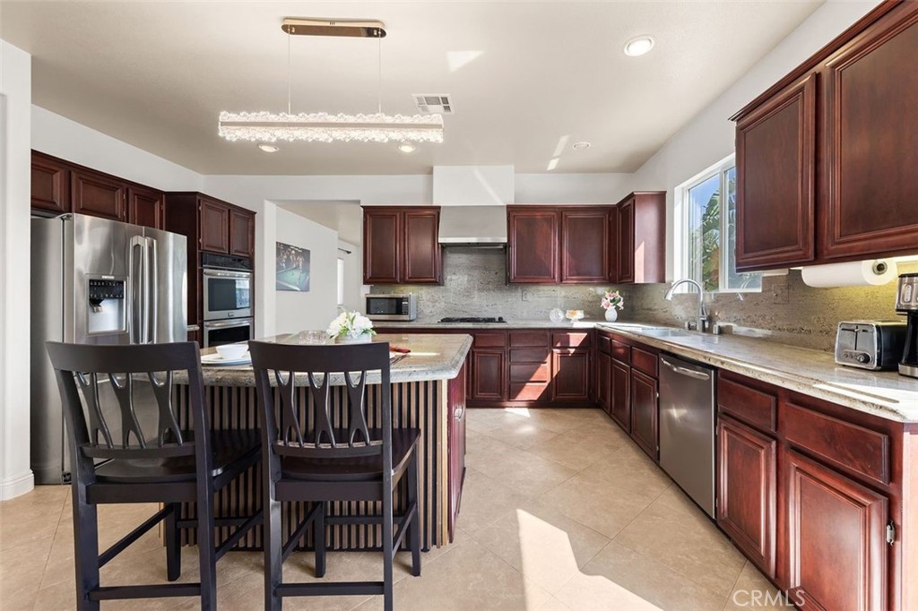 12232 Brianwood Drive Riverside, CA 92503 - Photo 19 of 80