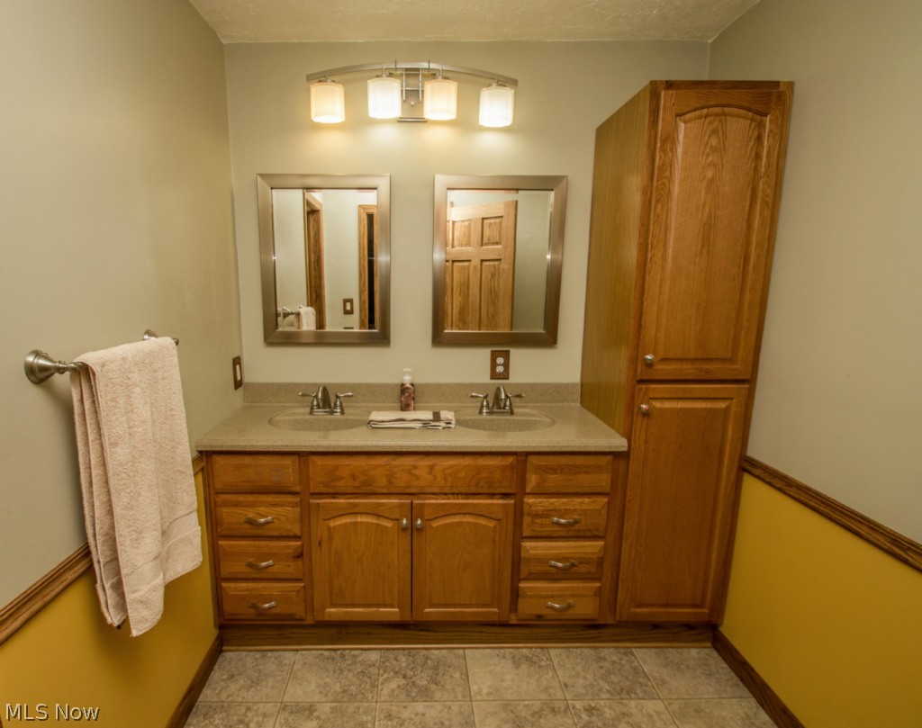 18365 Howe Road Strongsville, OH 44136 - Photo 16 of 25