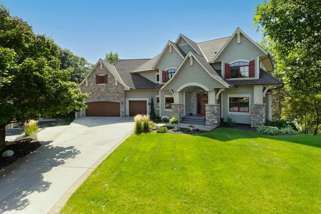 $1,295,000 | 18674 Ponderosa Court, Eden Prairie, MN 55347