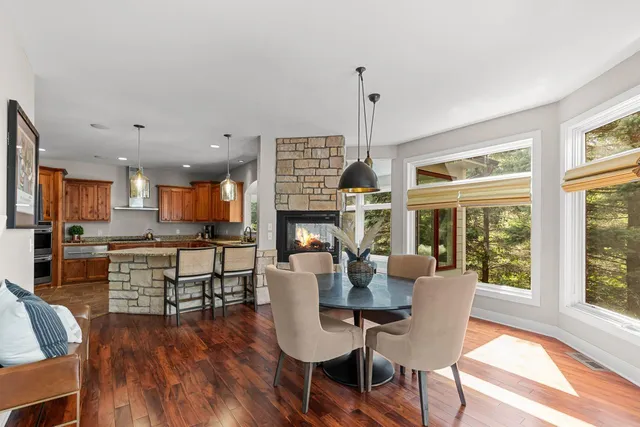 $1,295,000 | 18674 Ponderosa Court, Eden Prairie, MN 55347