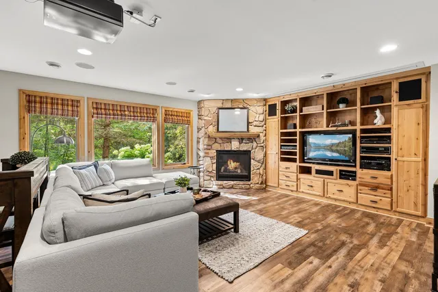 $1,295,000 | 18674 Ponderosa Court, Eden Prairie, MN 55347