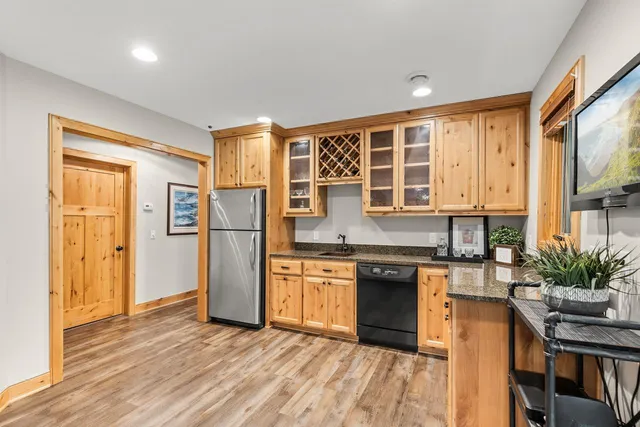 $1,295,000 | 18674 Ponderosa Court, Eden Prairie, MN 55347