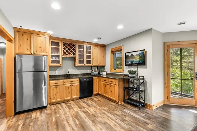 $1,295,000 | 18674 Ponderosa Court, Eden Prairie, MN 55347