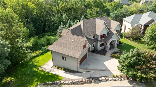 $1,295,000 | 18674 Ponderosa Court, Eden Prairie, MN 55347