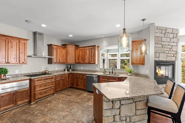 $1,295,000 | 18674 Ponderosa Court, Eden Prairie, MN 55347
