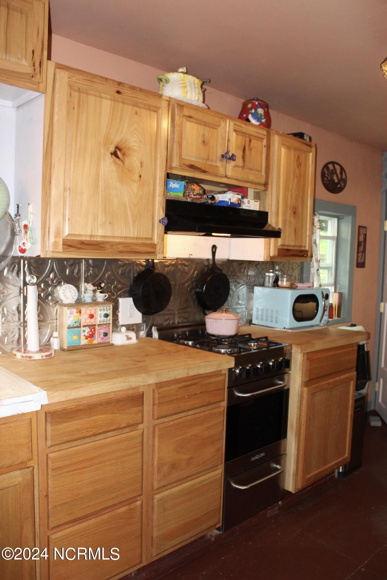 574 Pine Creek Road Cullowhee, NC 28723 - Photo 8 of 21 IMG_0276