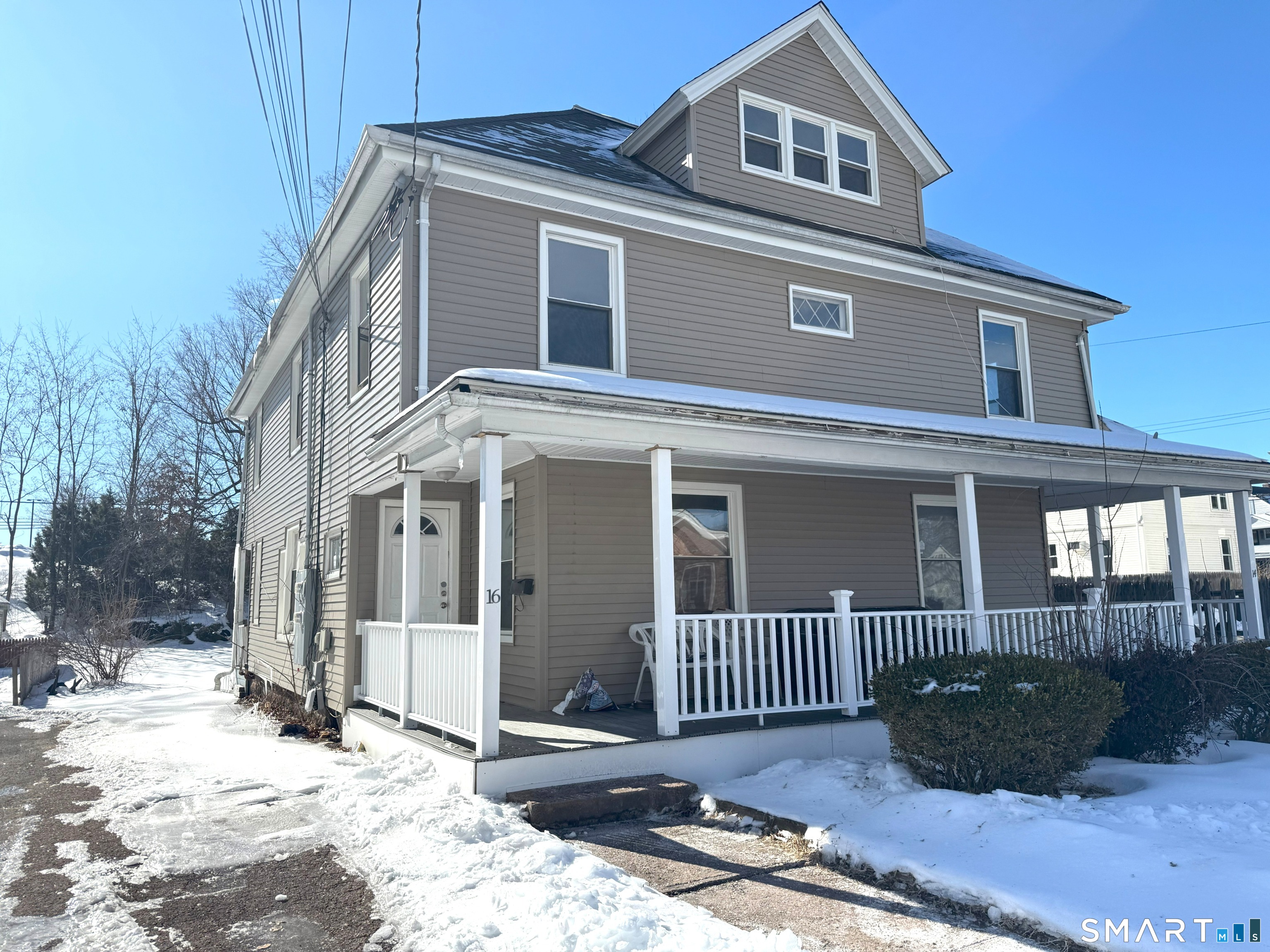14 Delmont Street Manchester, CT 06042 - Photo 2 of 37