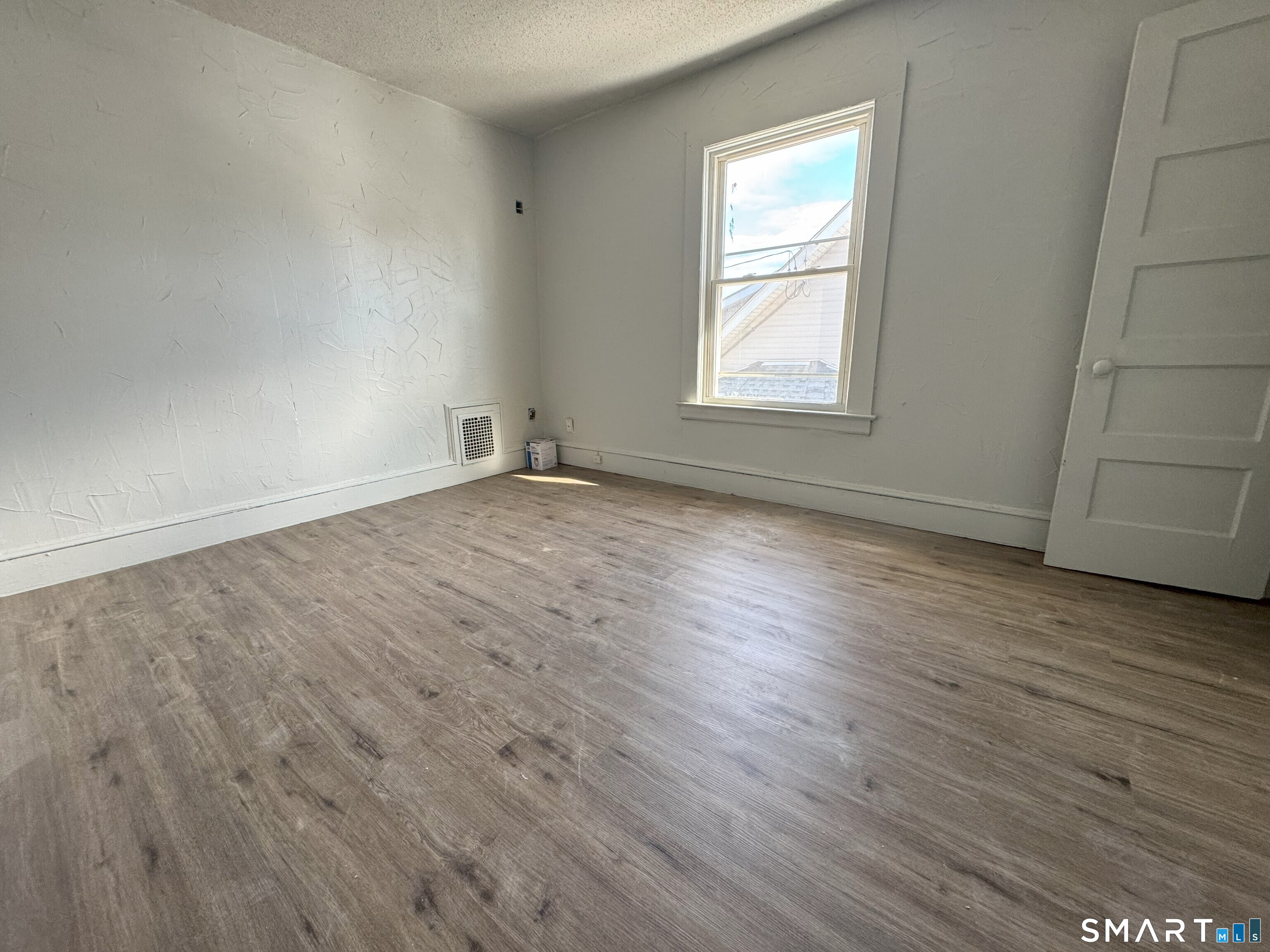 14 Delmont Street Manchester, CT 06042 - Photo 36 of 37
