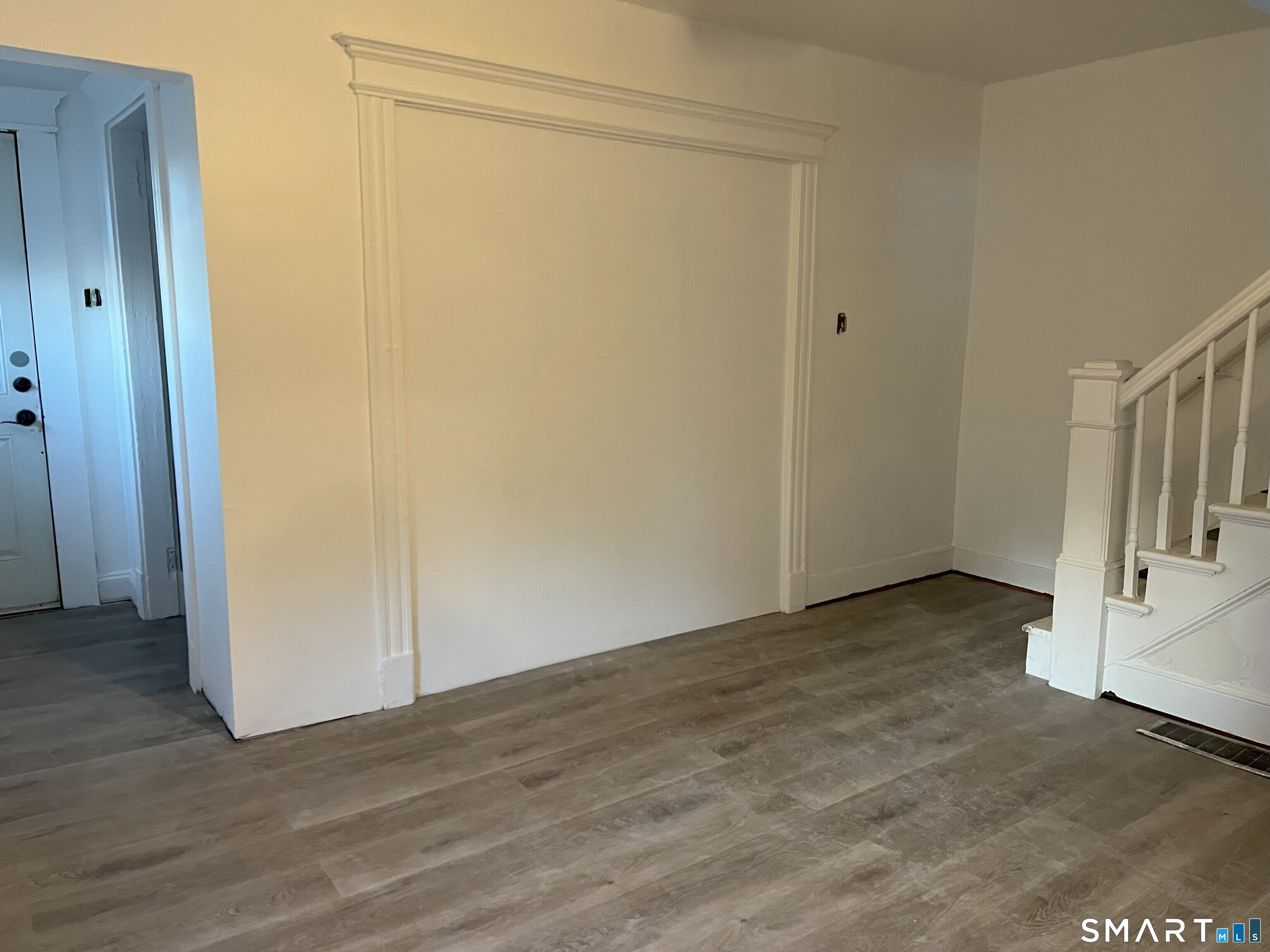 14 Delmont Street Manchester, CT 06042 - Photo 6 of 37